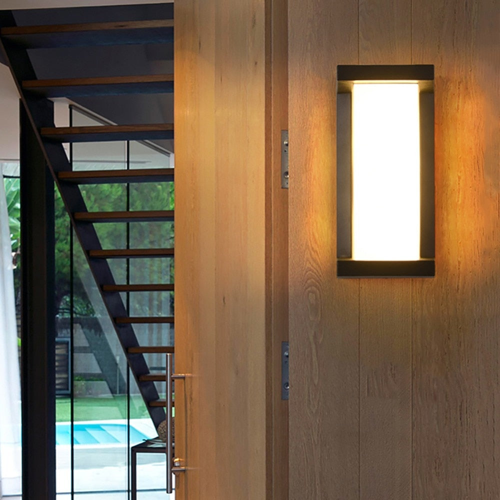 Harlow – Waterproof Aluminium Outdoor LED Light