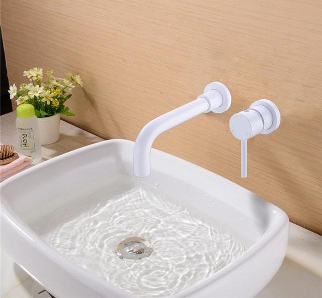 Thorne – Wall-Mounted Swivel Brass Tap