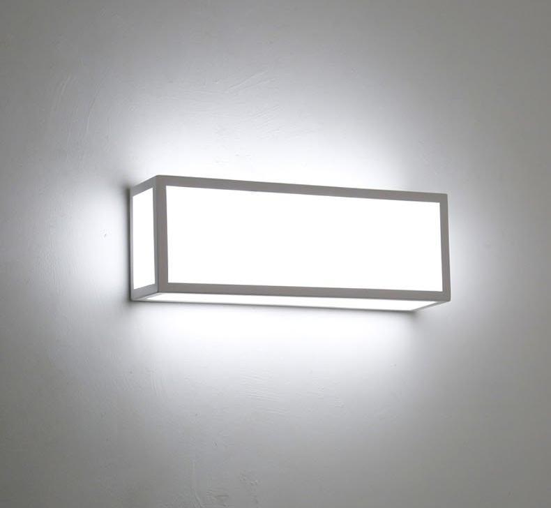 Kiri – Slim Rectangular Iron LED Wall Bar
