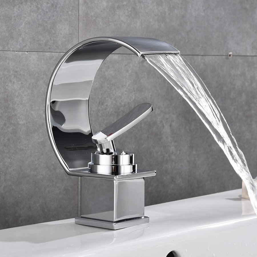 Sluice – Bronze Waterfall Single-Handle Basin Tap