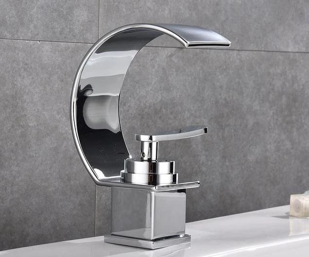 Sluice – Bronze Waterfall Single-Handle Basin Tap