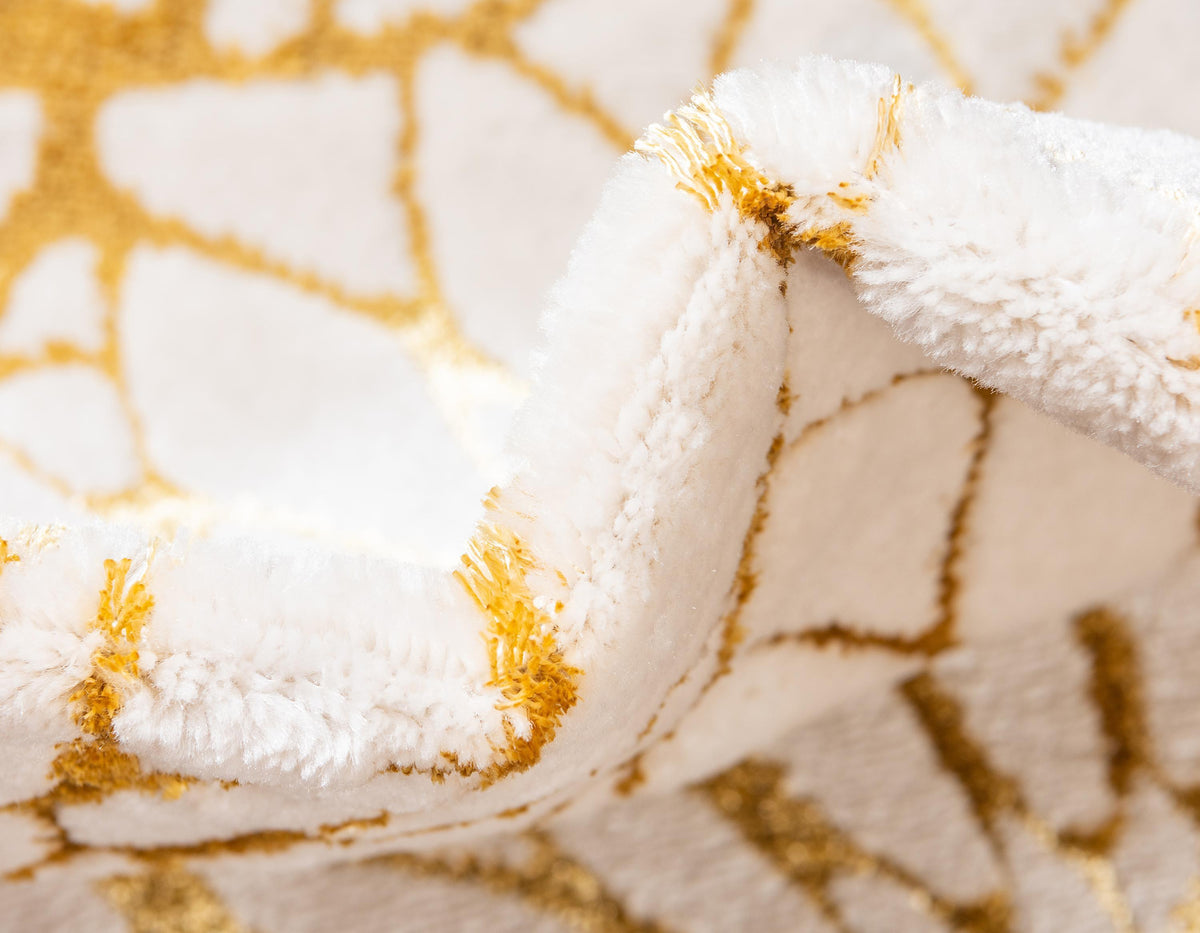 Vivienne – Lotus Motif Polyester Area Rug